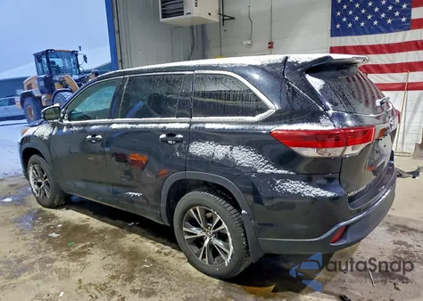 2018 Toyota Highlander Le z USA, uszkodzony, nr VIN 5TDBZRFH6JS493567